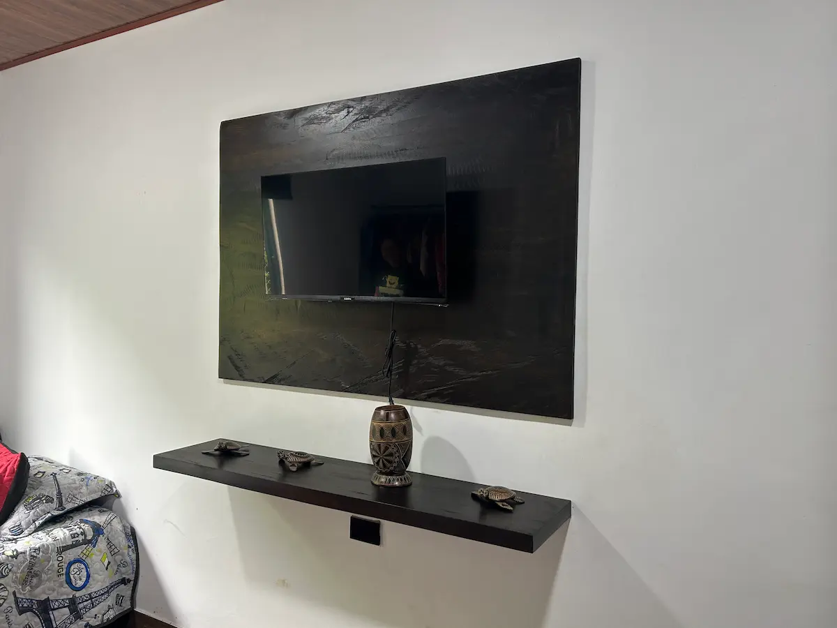 Mueble para TV de carácter rústico.